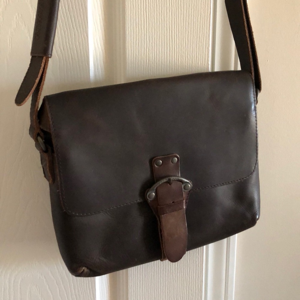 Aunts & Uncles genuine leather messenger bag